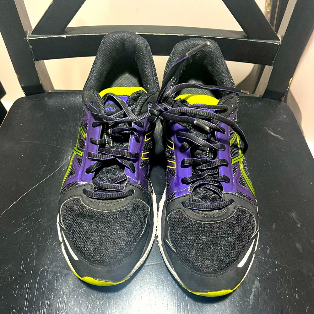 Womens Size 8.5 Asic Running Shoes